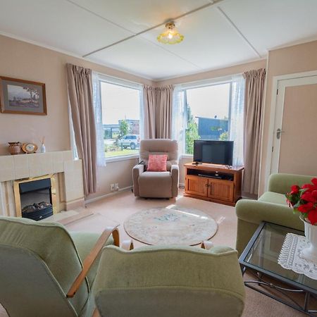 Rustlein Cottage - Te Anau Holiday Home Экстерьер фото