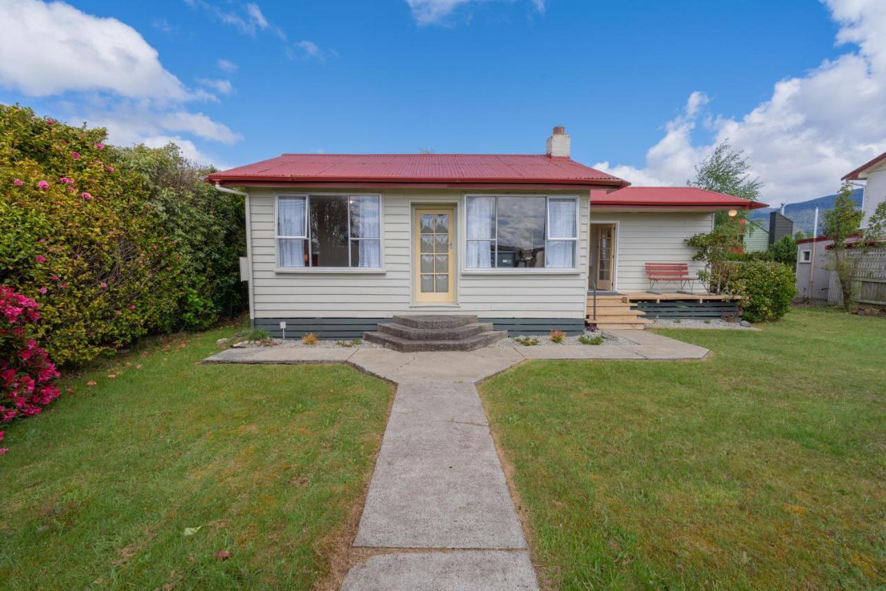 Rustlein Cottage - Te Anau Holiday Home Экстерьер фото