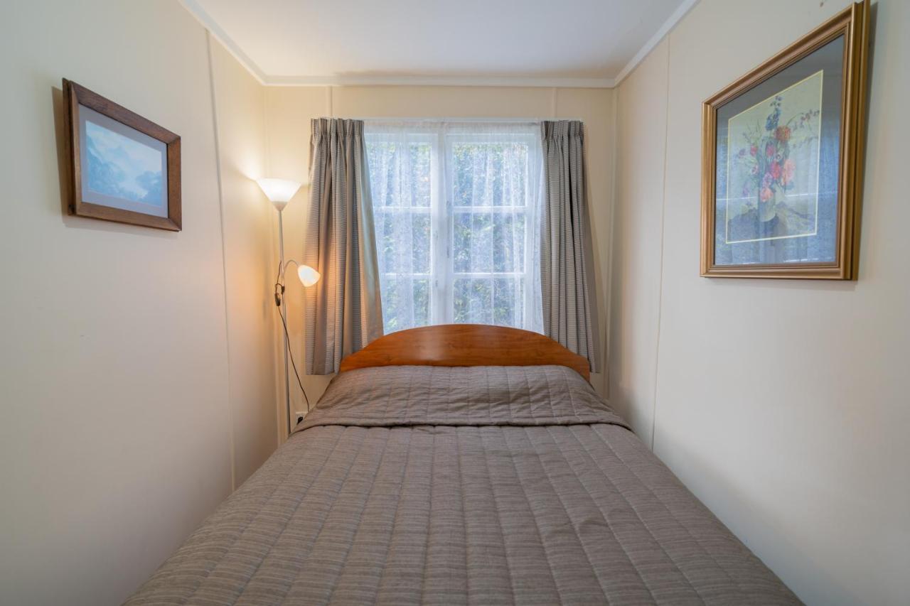 Rustlein Cottage - Te Anau Holiday Home Экстерьер фото